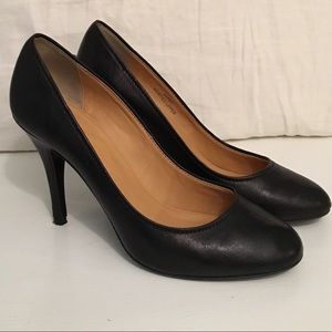 J. CREW BLACK LEATHER PUMPS